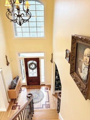 Interior - Relaxing 5BR Raleigh Stay Massage Chair, Fireplace, Patio & Garage (Raleigh)