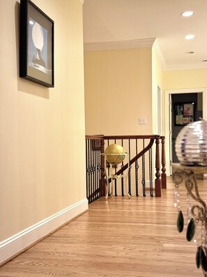 Interior - Relaxing 5BR Raleigh Stay Massage Chair, Fireplace, Patio & Garage (Raleigh)