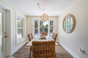 Dining - Canal Front, Dockside Paradise by SeaBreeze Vacation (Anna Maria)