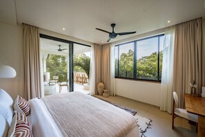 奢华别墅, 3 间卧室, 泳池景观 | 埃及棉床单、高档床上用品、客房内保险箱、办公桌