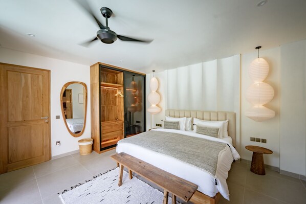 奢华别墅, 3 间卧室, 泳池景观 | 埃及棉床单、高档床上用品、客房内保险箱、办公桌