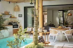 Outdoor pool - Casa Mira Uluwatu (Uluwatu)