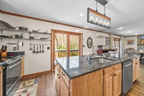 Fridge, microwave, oven, dishwasher - Cozy Mtn Cabin: Hot Tub, Fire Table & AC; Dog Friendly & Near Boone (Boone)