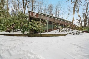 Exterior - Cozy Mtn Cabin: Hot Tub, Fire Table & AC; Dog Friendly & Near Boone (Boone)