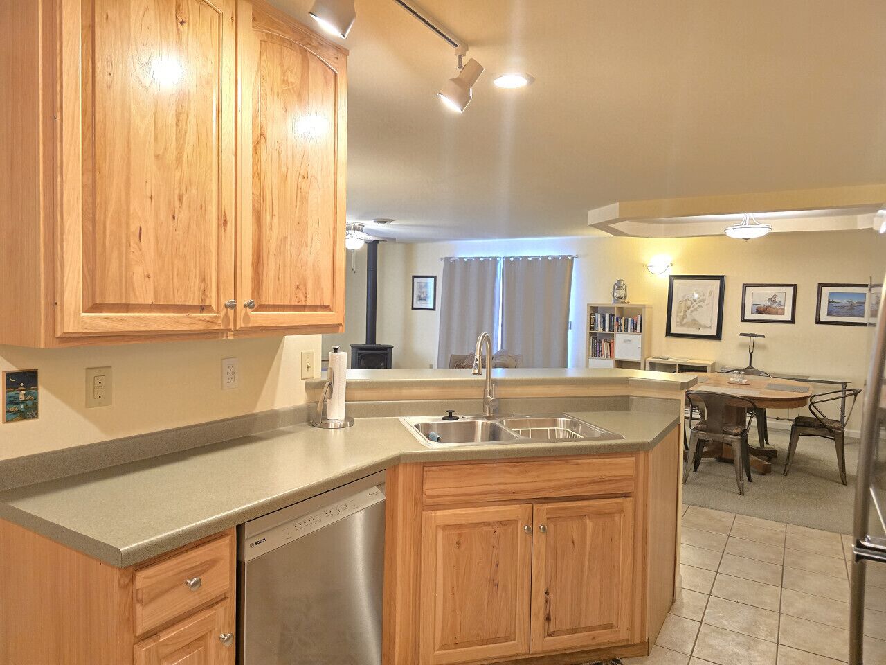 冰箱、微波炉、烤箱、炉灶