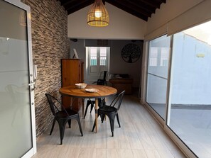 Interior - AZORES CALHETA INN LOFT (Ponta Delgada)