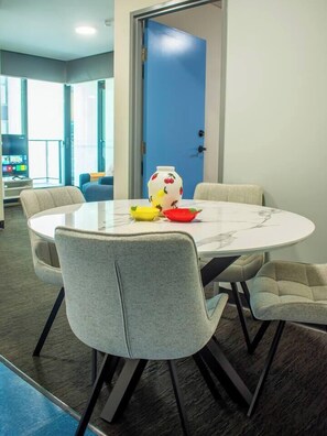 تناول الطعام