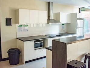 Private kitchen - Koala Cove on Rundle-Effortless Adelaide City Stay (Adelaide)