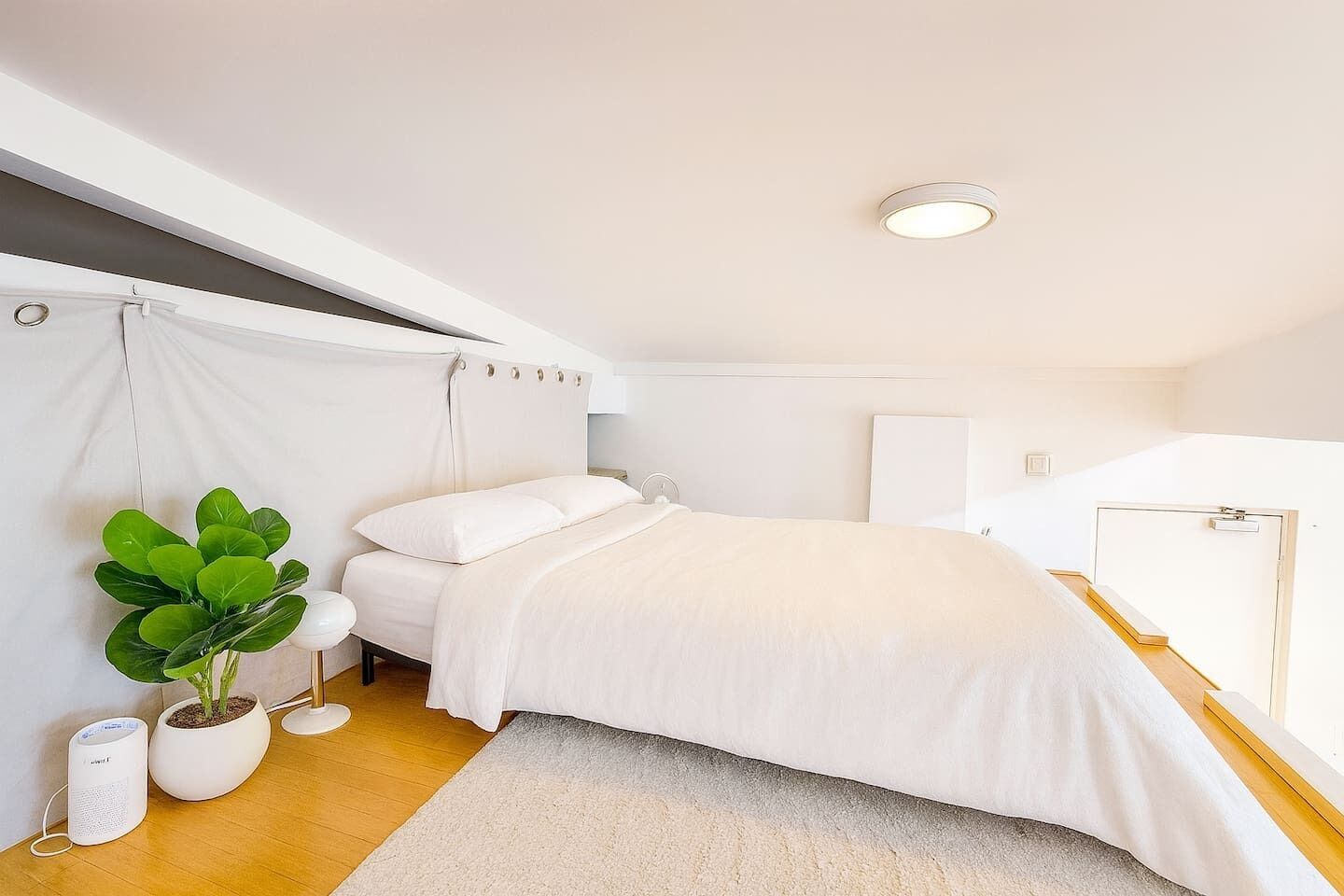 Skrivbord, strykjärn/strykbräda, wi-fi och sängkläder