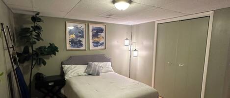 1 bedroom, free WiFi, bed sheets