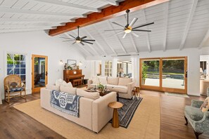Interior - Azure Sands Sanctuary (La Jolla)