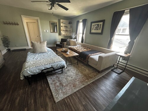 Welcoming 1BR Apt in the Heart of Downtown Circleville