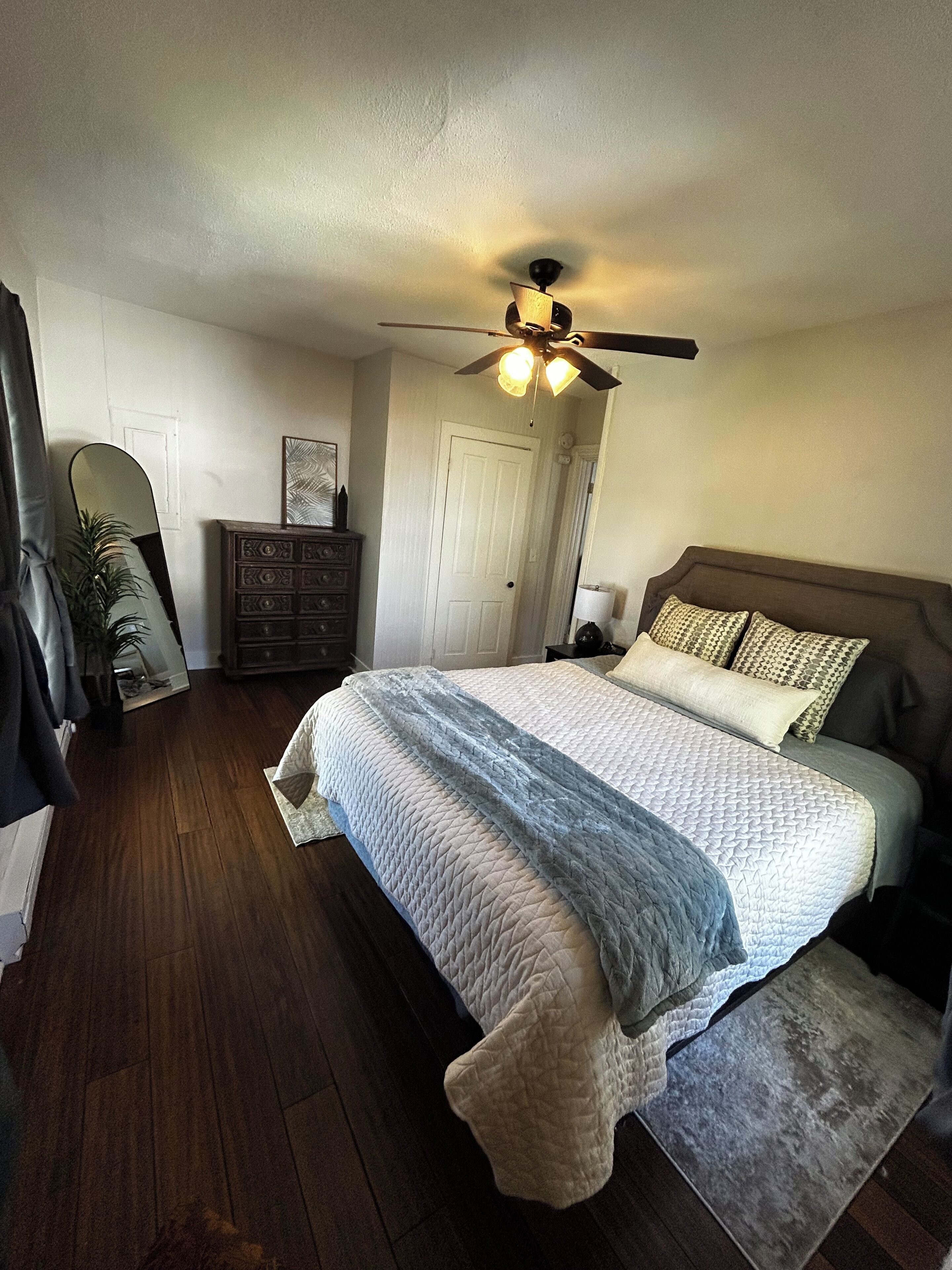 Iron/ironing board, WiFi, bed sheets