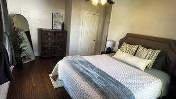 Iron/ironing board, WiFi, bed sheets