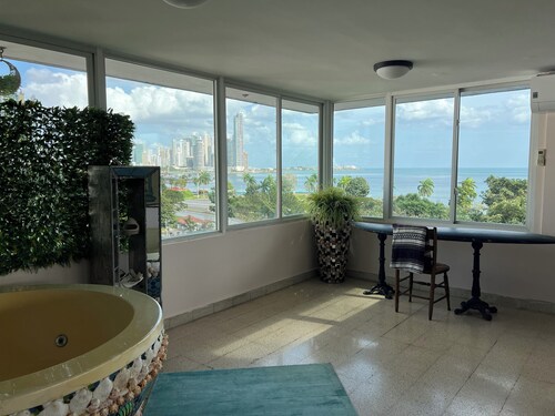 Welcome to The Mermaid Lounge
Oceanfront Condo on Prestigious Avenue Balboa