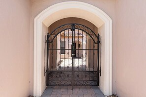 Exterior detail - 5-Bedroom Villa in Reunion Resort, Orlando Villa 6415 (Orlando)