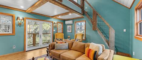 Téléviseur connecté, foyer, livres