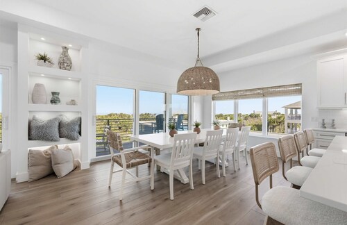 Ocean Views, Beach, Optional Heated Pool & Spa