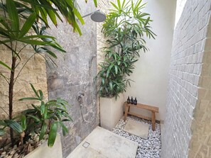 Shower, hair dryer - Villa Athena One - Where Romance Meets Relaxation (Denpasar)
