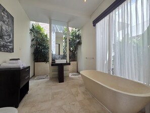 Shower, hair dryer - Villa Athena 2 - Love, Leisure, and Bali Charm (Denpasar)