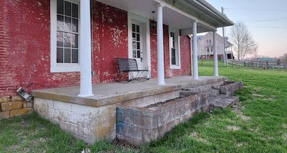 Fantastic 4-bedroom farmhouse with AC in charming Winchester