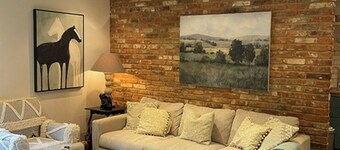 Cozy Cottage Retreat in Surrey Hills