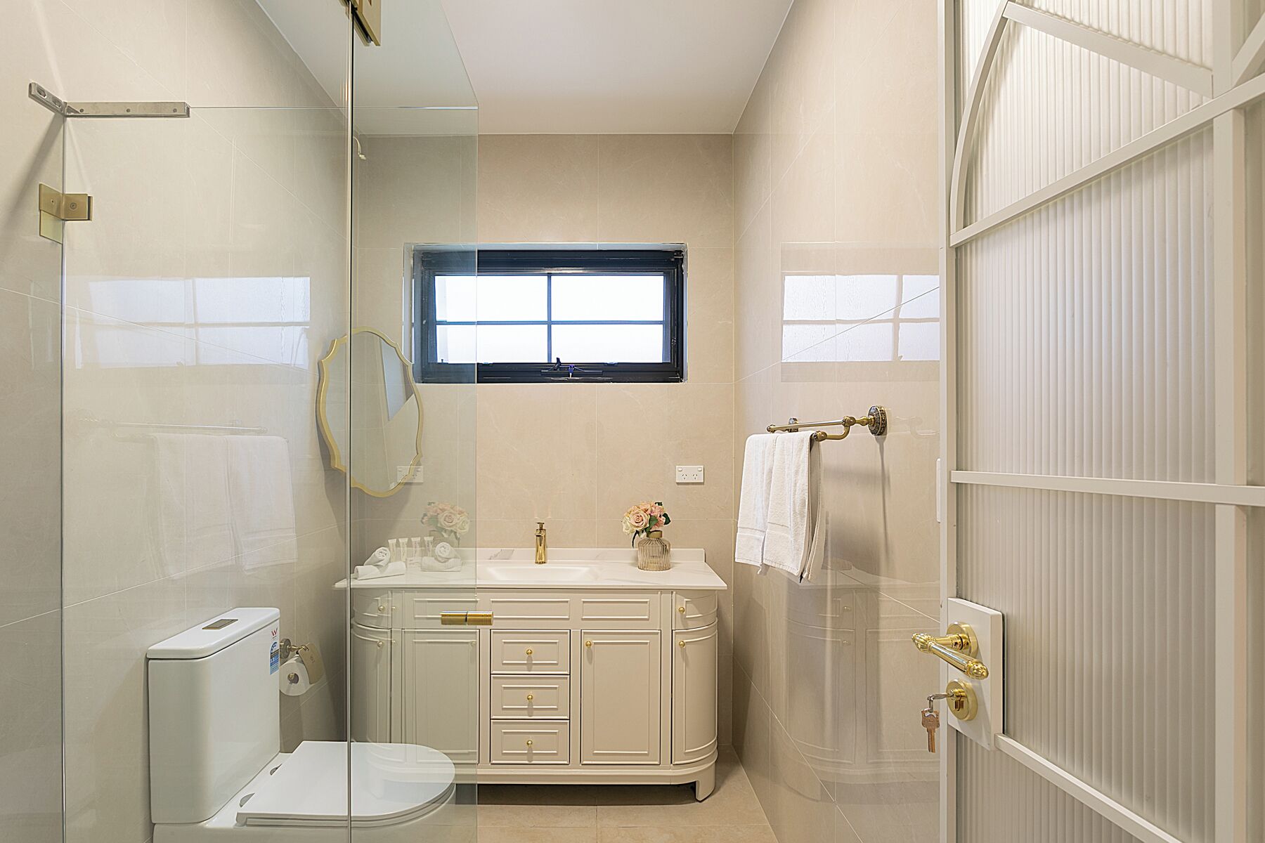 Dusche, Seife, Toilettenpapier