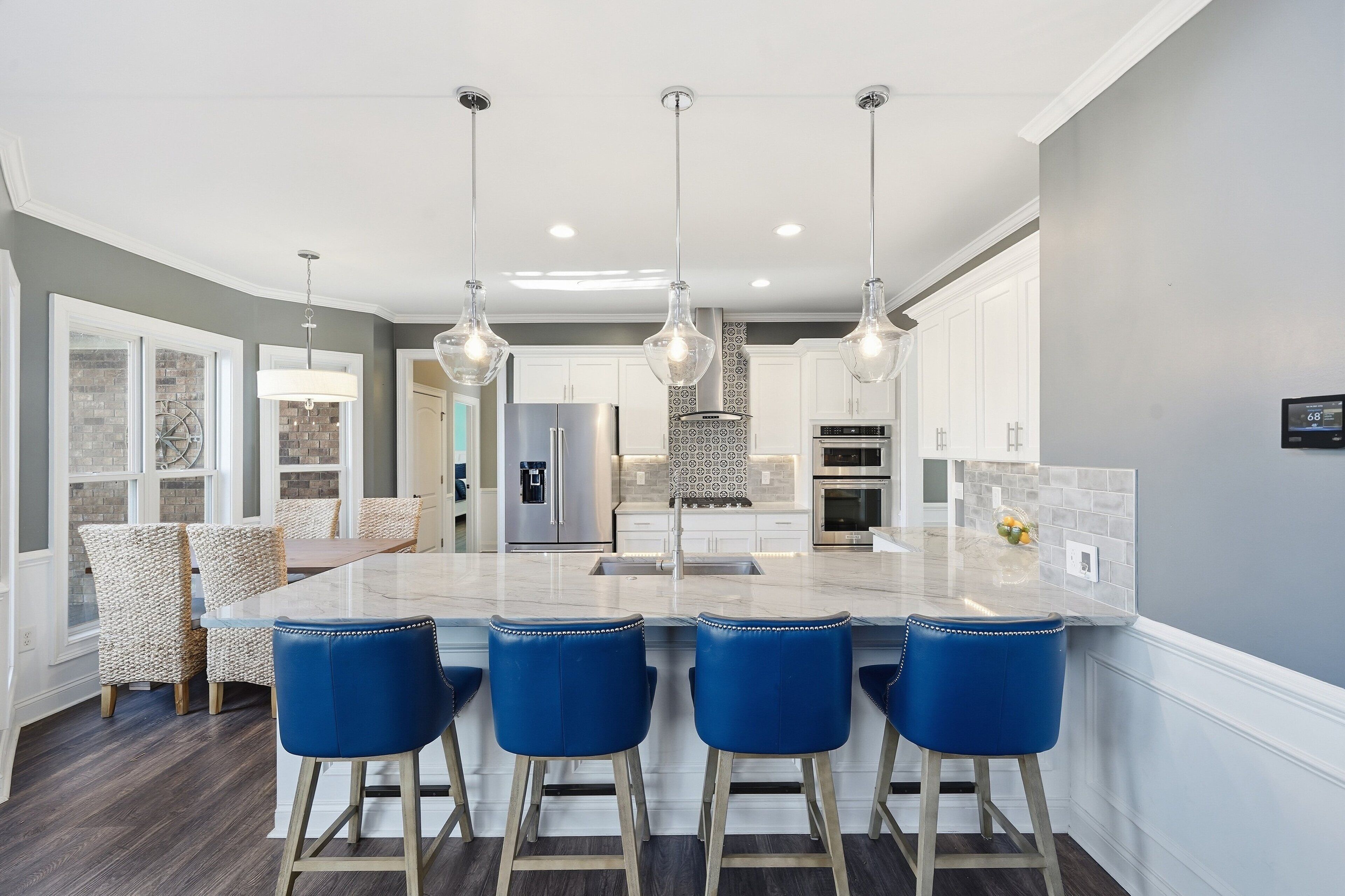 Réfrigérateur, micro-ondes, four, lave-vaisselle