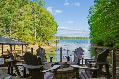 Memory Maker - Beautiful Waterfront Home - Pool/Spa/Kayaks/Fire Pit