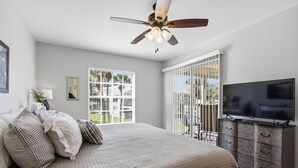 2 bedrooms, free WiFi, bed sheets - 2/2 Condo in Wiggins Lake, Available Now! (Naples)