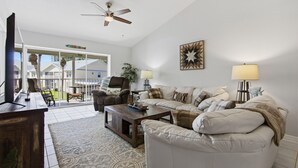 TV, stereo - 2/2 Condo in Wiggins Lake, Available Now! (Naples)