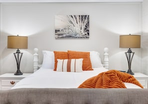 4 bedrooms, iron/ironing board, free WiFi, bed sheets - Classic Comfort Home-Near Base, Sleeps 10 (Columbus)