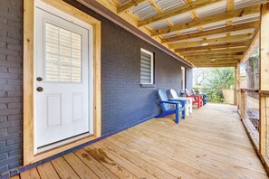 Terrace/patio - Classic Comfort Home-Near Base, Sleeps 10 (Columbus)