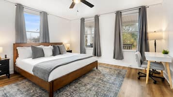 Tabla de planchar con plancha, wifi, ropa de cama