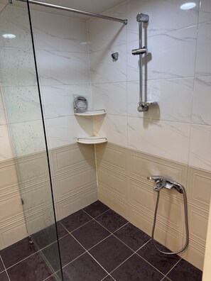 Hair dryer, towels, soap, toilet paper - Happy house (Yongin-si)