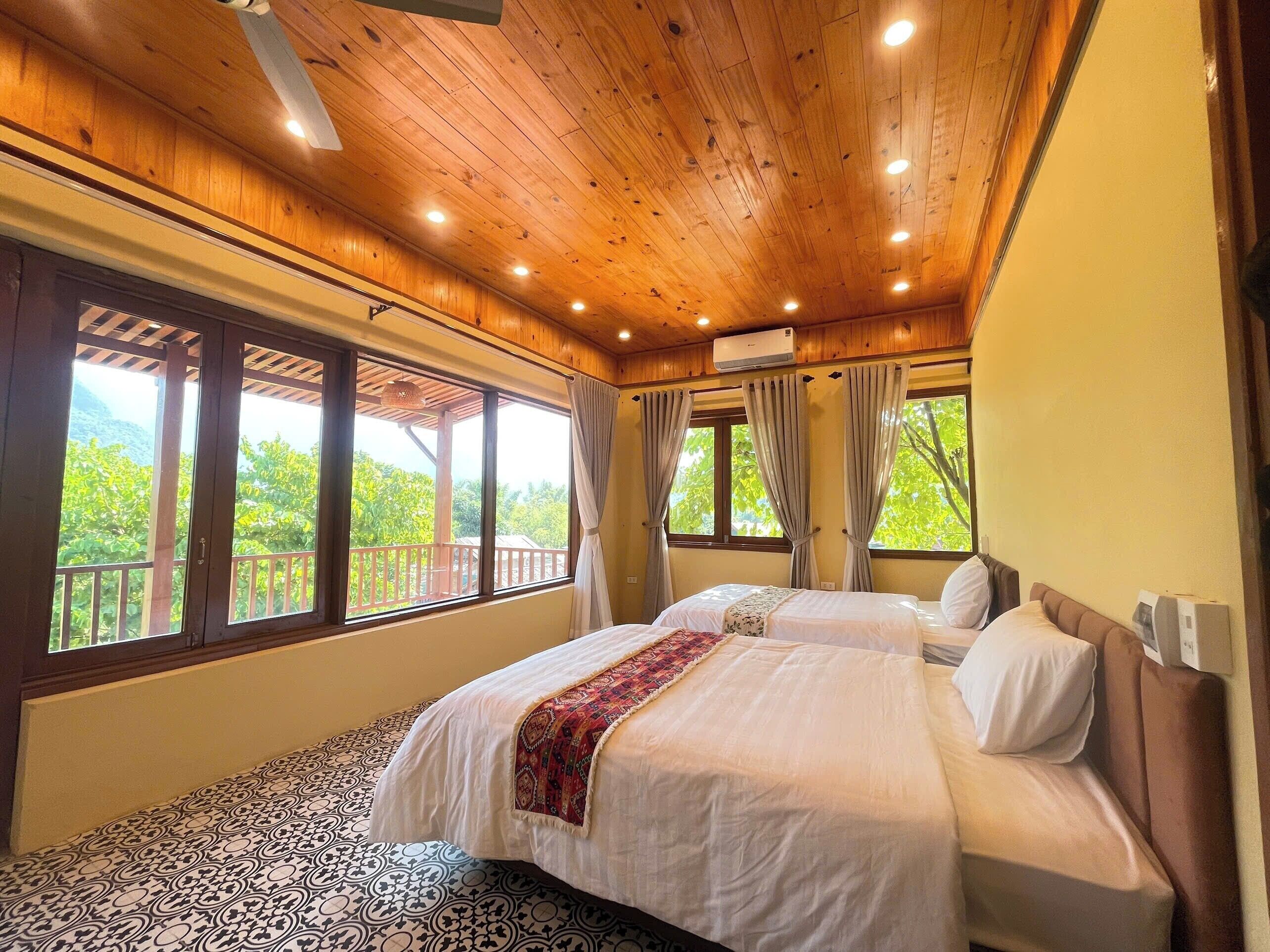 Bàn, truy cập Internet không dây miễn phí 