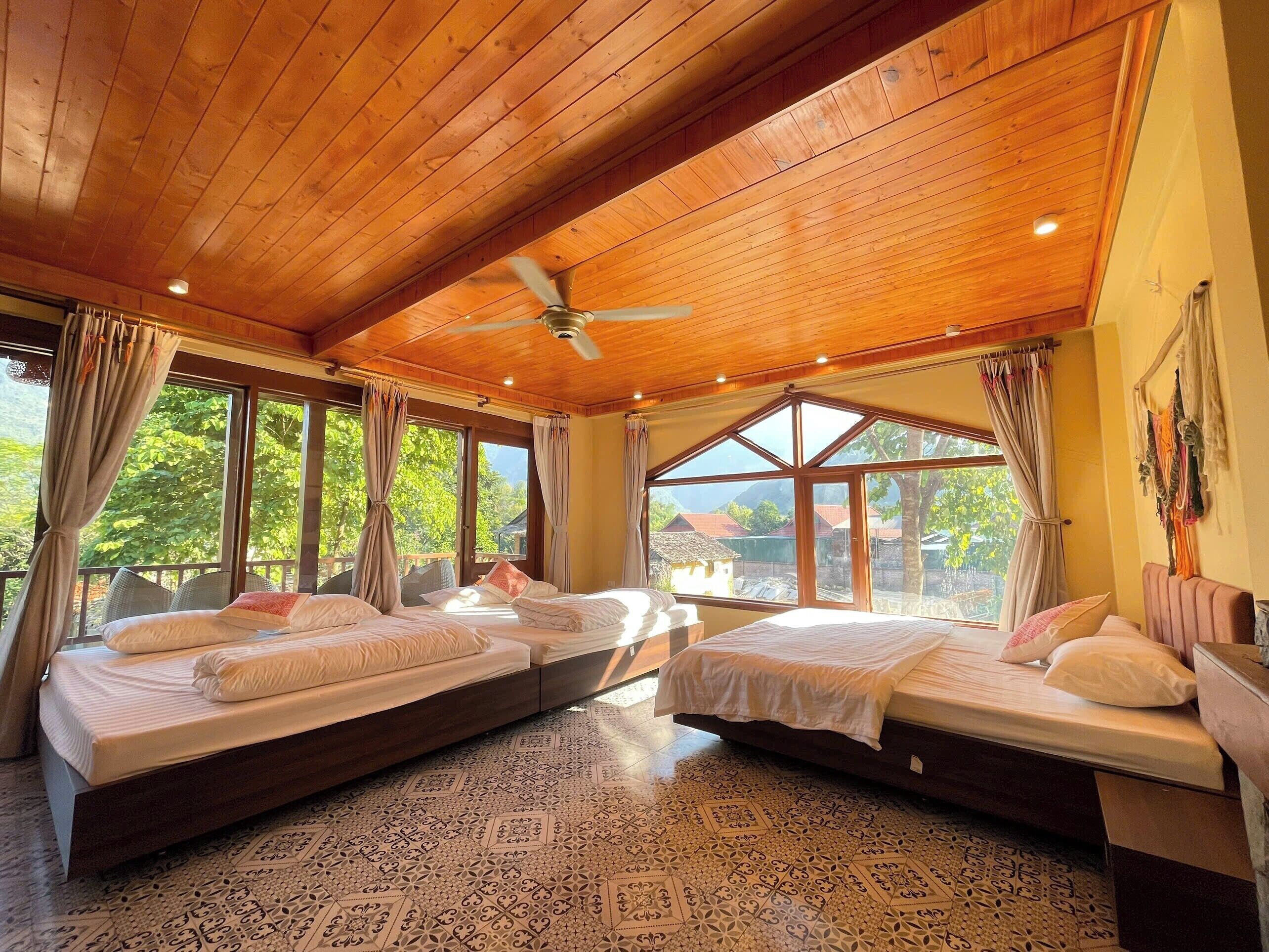 Phòng 3 Deluxe | Bàn, truy cập Internet không dây miễn phí 