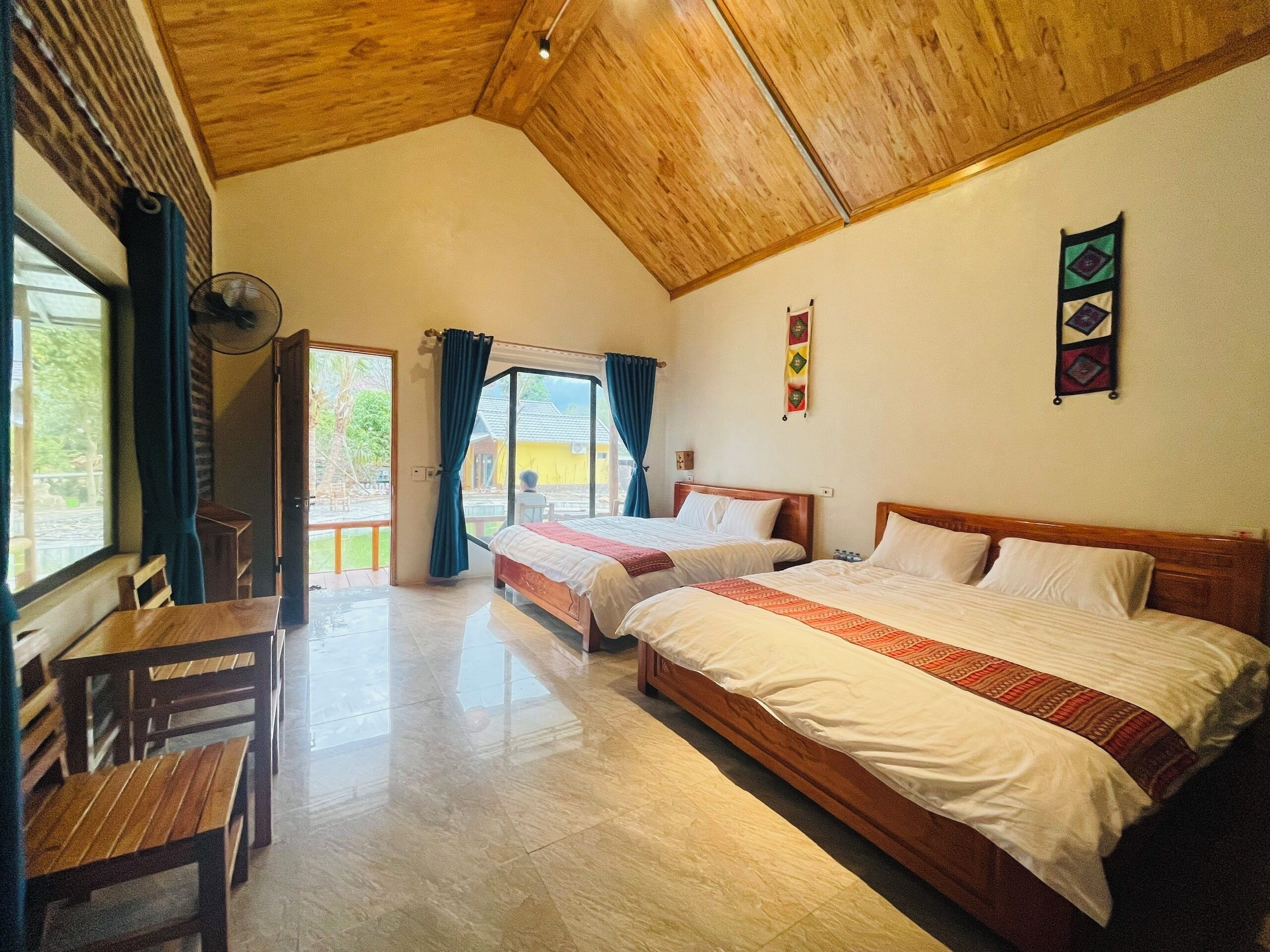 Panoramic Bungalow | Desk, free WiFi