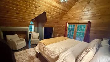 4 bedrooms, desk, iron/ironing board, free WiFi