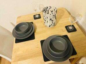 Miscellaneous - Modern Apartment 5 Minutes from City Airport (London)