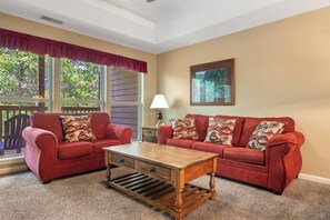 TV - 2 BD Condo near SDC, Resort Amenities! (Reeds Spring)