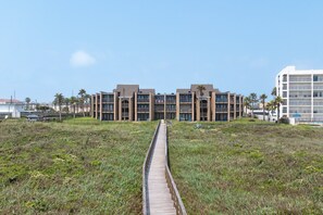 Exterior - Relaxing Oceanview Escape with 2 Bedrooms of Comfort (South Padre Island)