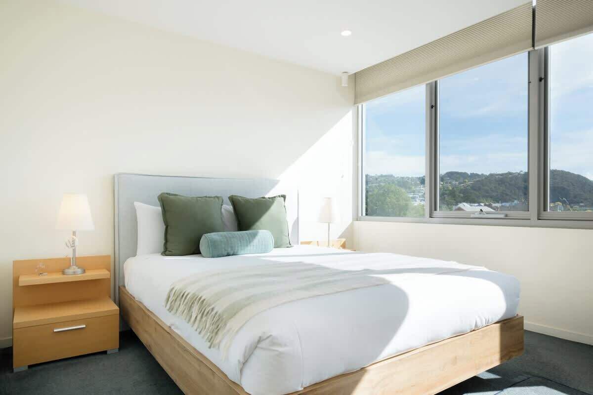 WiFi, bed sheets