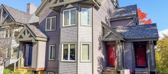 Sunny Jay Peak ski-in/ski-out condo w/ fireplace!