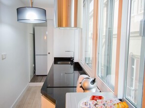Fridge, microwave, dishwasher, coffee/tea maker - Holidays2Malaga Comisario High Speed WIFI (Málaga)