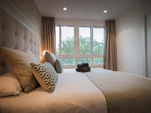 3 slaapkamers, een strijkplank/strijkijzer, internet, beddengoed