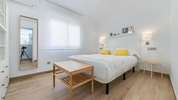 1 bedroom, iron/ironing board, Internet, bed sheets