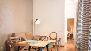 Dining - H2M Apartment Comfort in historic center (Distrito Centro)