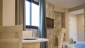 Dining - H2M Suites 1 bedroom with rooftop terrace (Málaga)