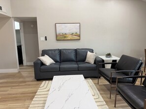 Smart TV, fireplace - FIFA World cup, AT&T stadium, EPIC, Six flags! (Grand Prairie)
